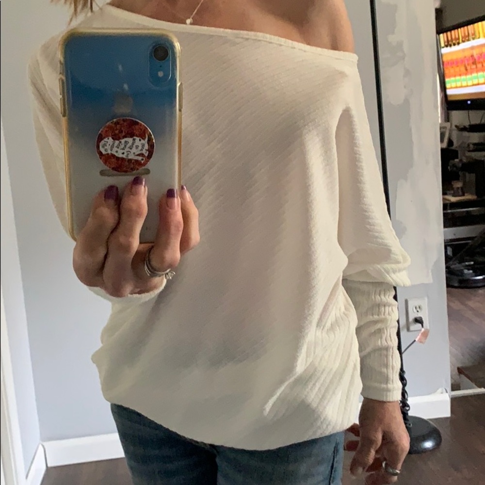 Off white ladies off shoulder top - Picture 7 of 8
